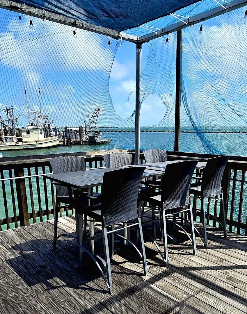 Moondog Seaside Eatery