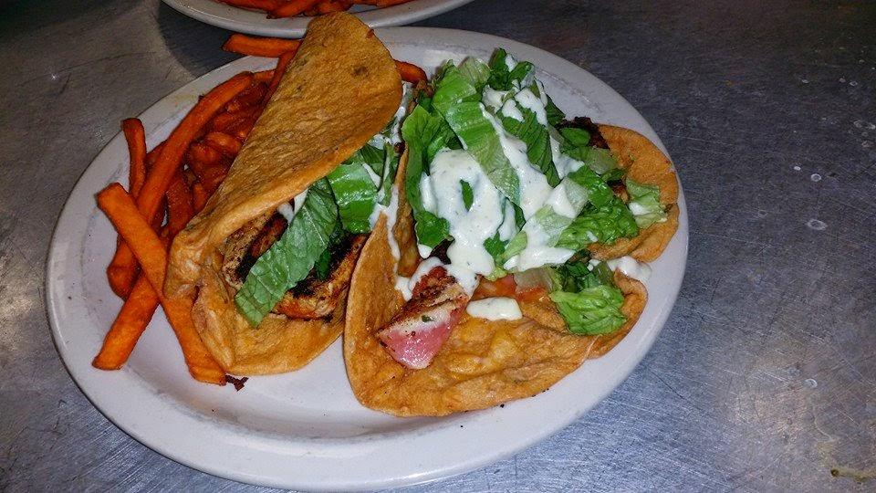 Moondog Seaside Eatery